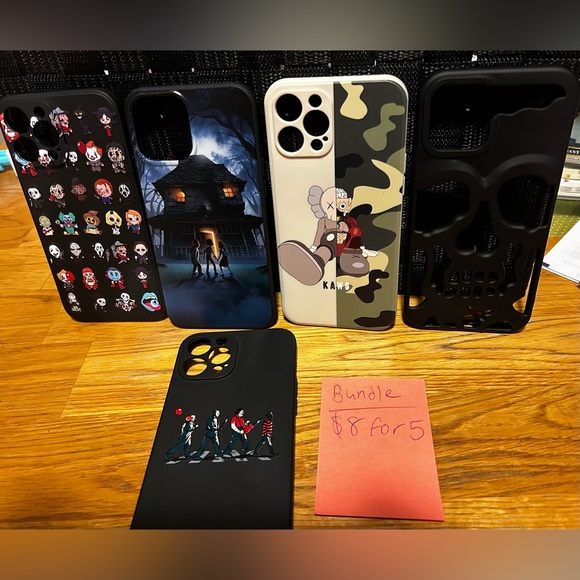 Phone case bundle- in good shape - Picture 1 of 1